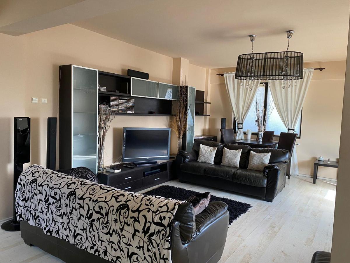Penthouse City Centre Iasi Luaran gambar