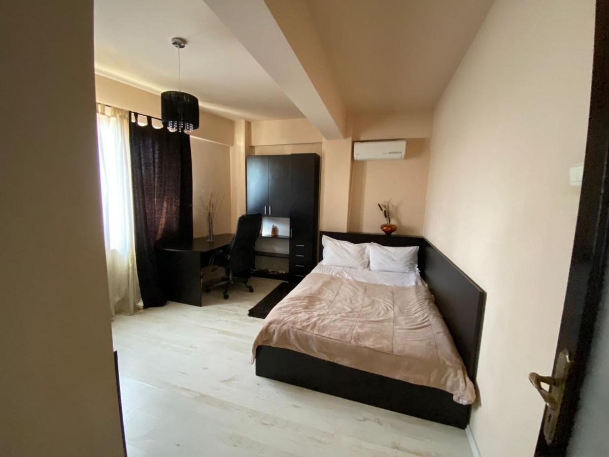 Penthouse City Centre Iasi Luaran gambar