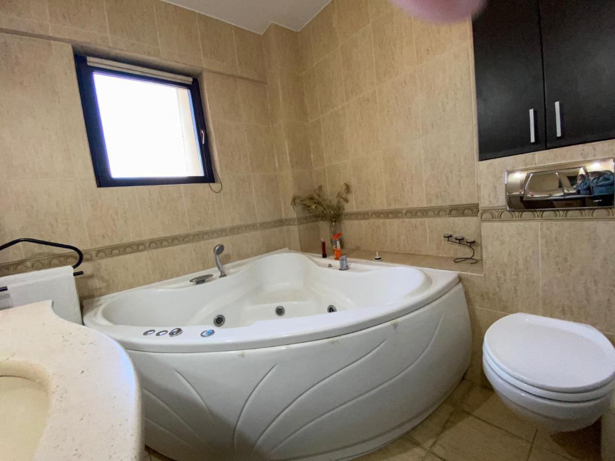 Penthouse City Centre Iasi Luaran gambar